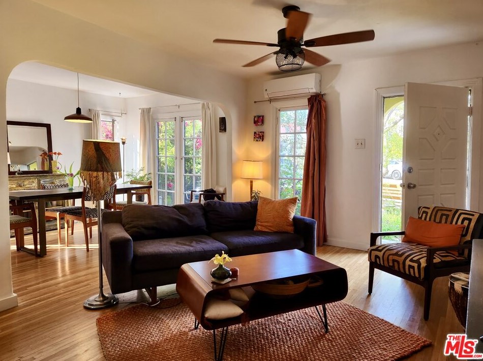 3004 Del Monte Dr, Los Angeles CA  90026-2803 exterior
