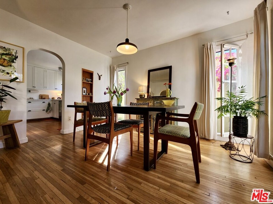 3004 Del Monte Dr, Los Angeles CA  90026-2802 exterior