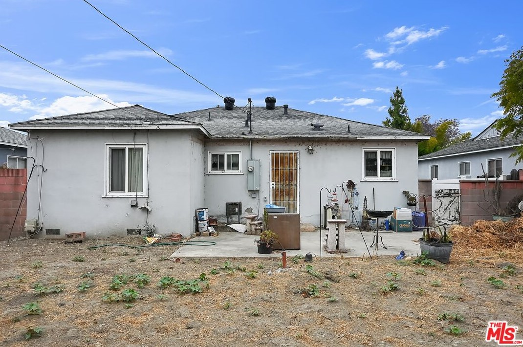 3412 Stevely Ave, Long Beach CA  90808-3023 exterior