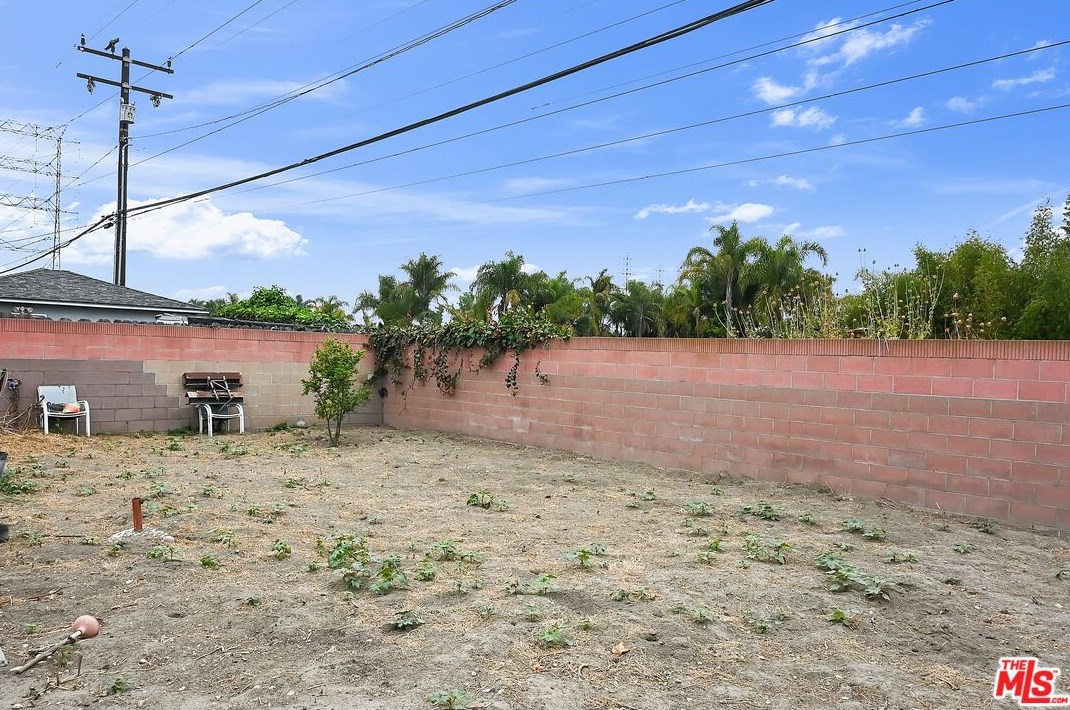 3412 Stevely Ave, Long Beach CA  90808-3023 exterior