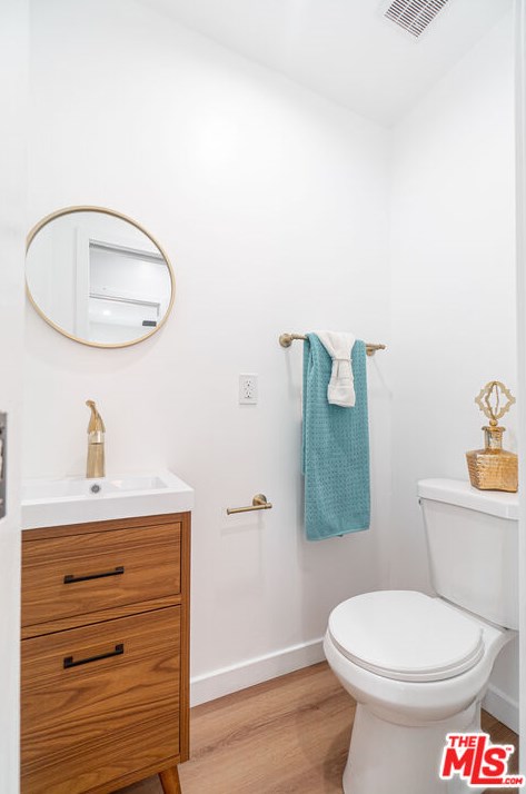 7810 Brighton Ave, Los Angeles CA  90047-2849 exterior