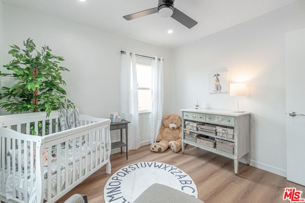 7810 Brighton Ave, Los Angeles CA  90047-2849 exterior