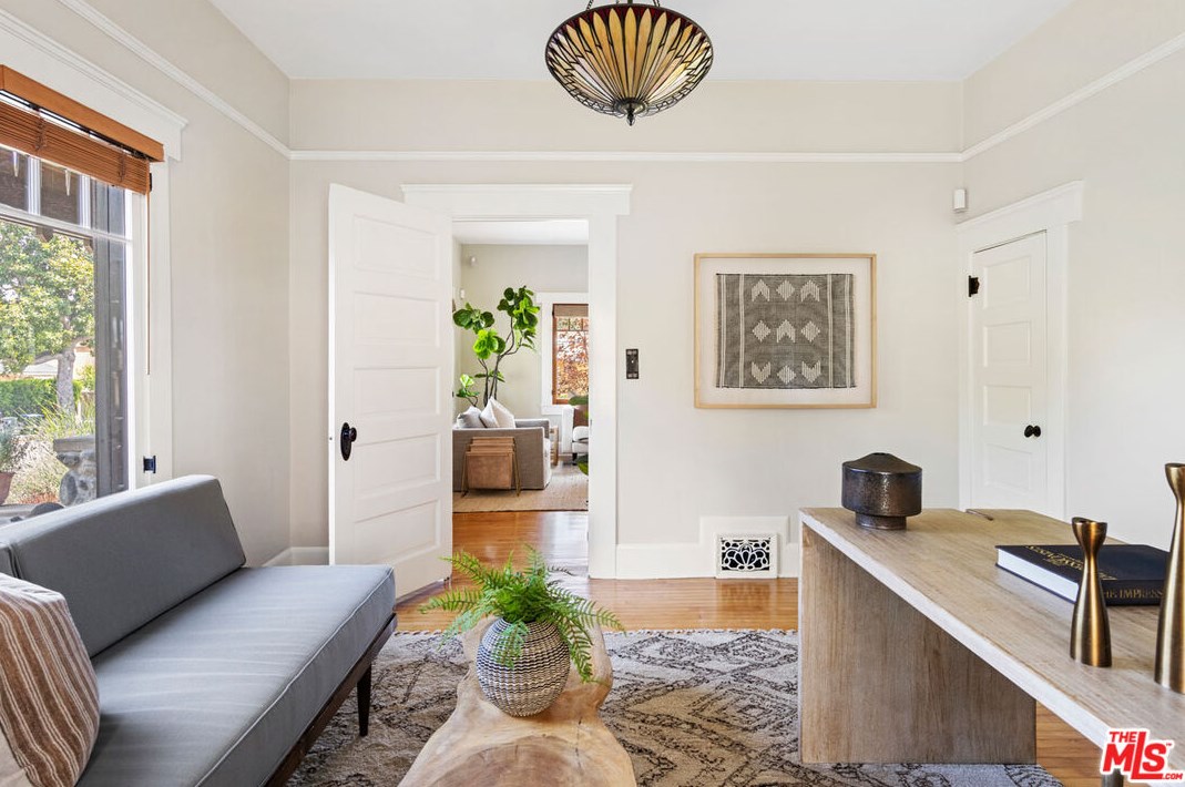 917 El Molino Ave, Pasadena CA  91104-3645 exterior