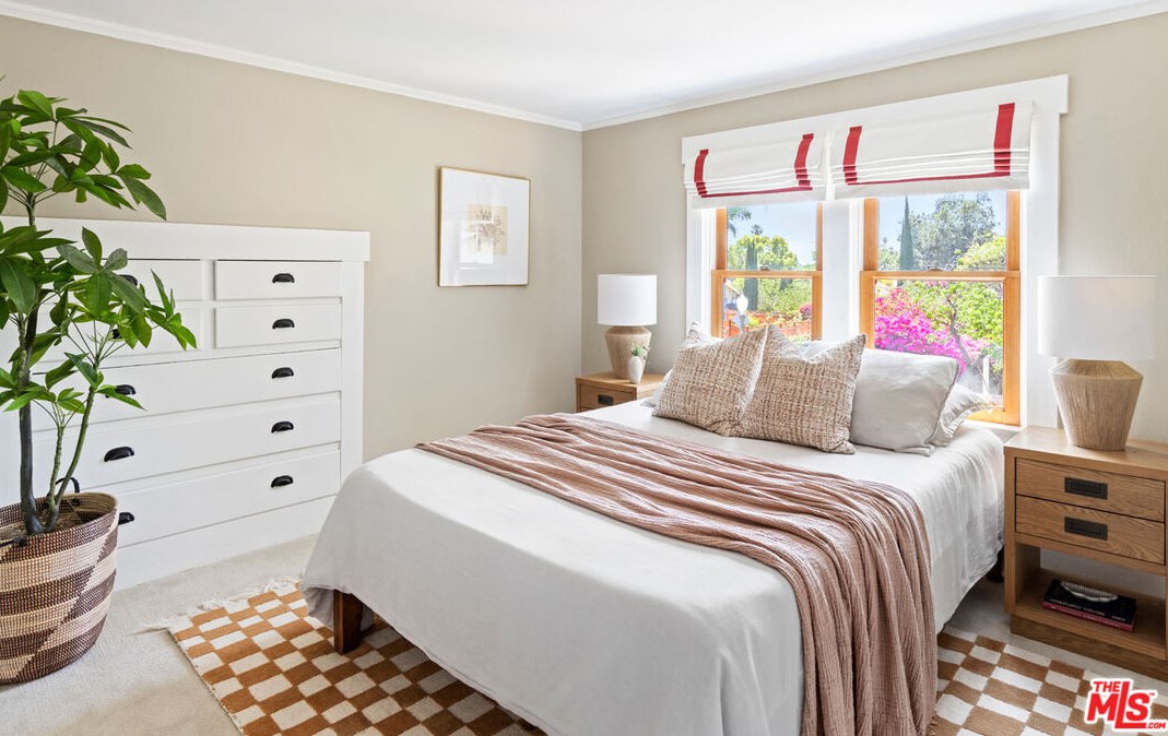 917 El Molino Ave, Pasadena CA  91104-3645 exterior