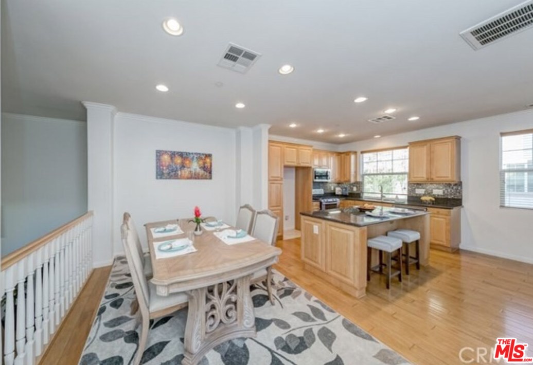 2098 Arnold Way, Fullerton CA 92833-2143 exterior