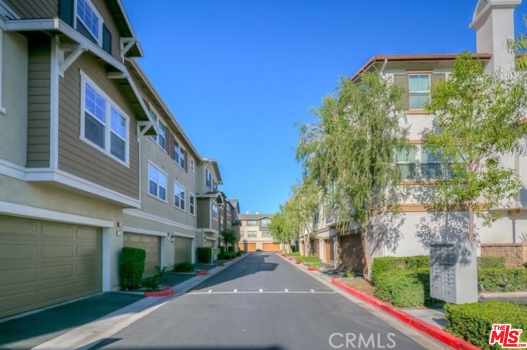 2098 Arnold Way, Fullerton CA 92833-2143 exterior