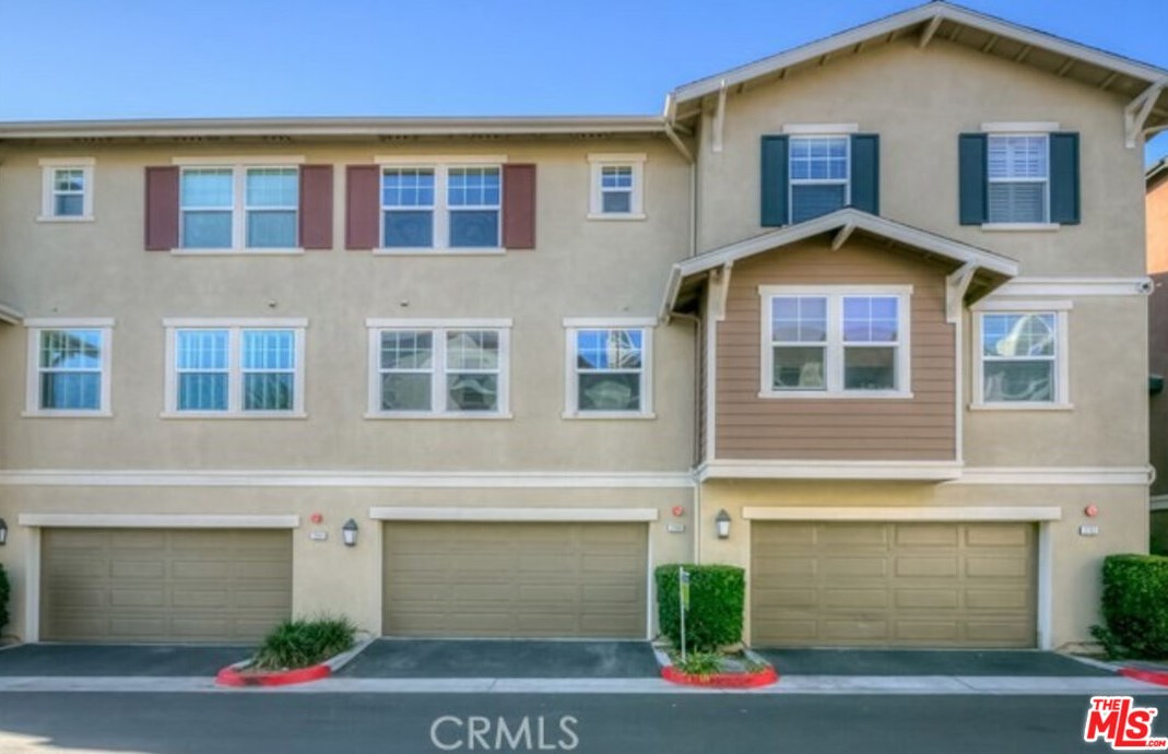 2098 Arnold Way, Fullerton CA 92833-2143 exterior