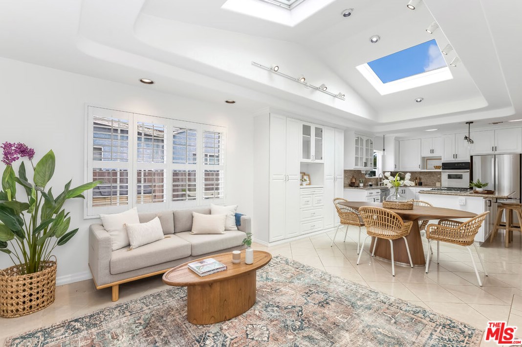 4071 Tivoli Ave, Los Angeles CA  90066-5103 exterior