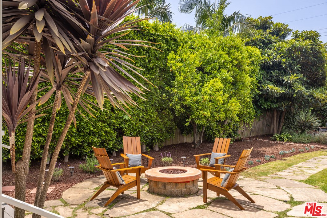 4071 Tivoli Ave, Los Angeles CA  90066-5103 exterior