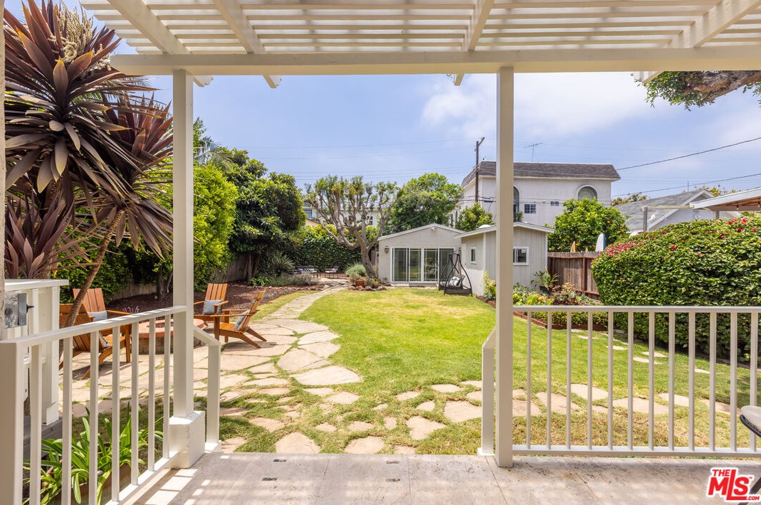 4071 Tivoli Ave, Los Angeles CA  90066-5103 exterior