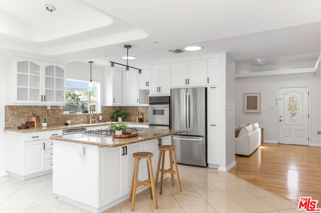 4071 Tivoli Ave, Los Angeles CA  90066-5103 exterior