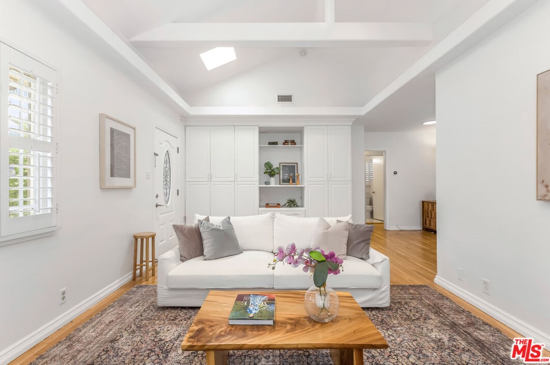 4071 Tivoli Ave, Los Angeles CA  90066-5103 exterior