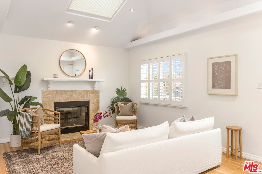 4071 Tivoli Ave, Los Angeles CA  90066-5103 exterior