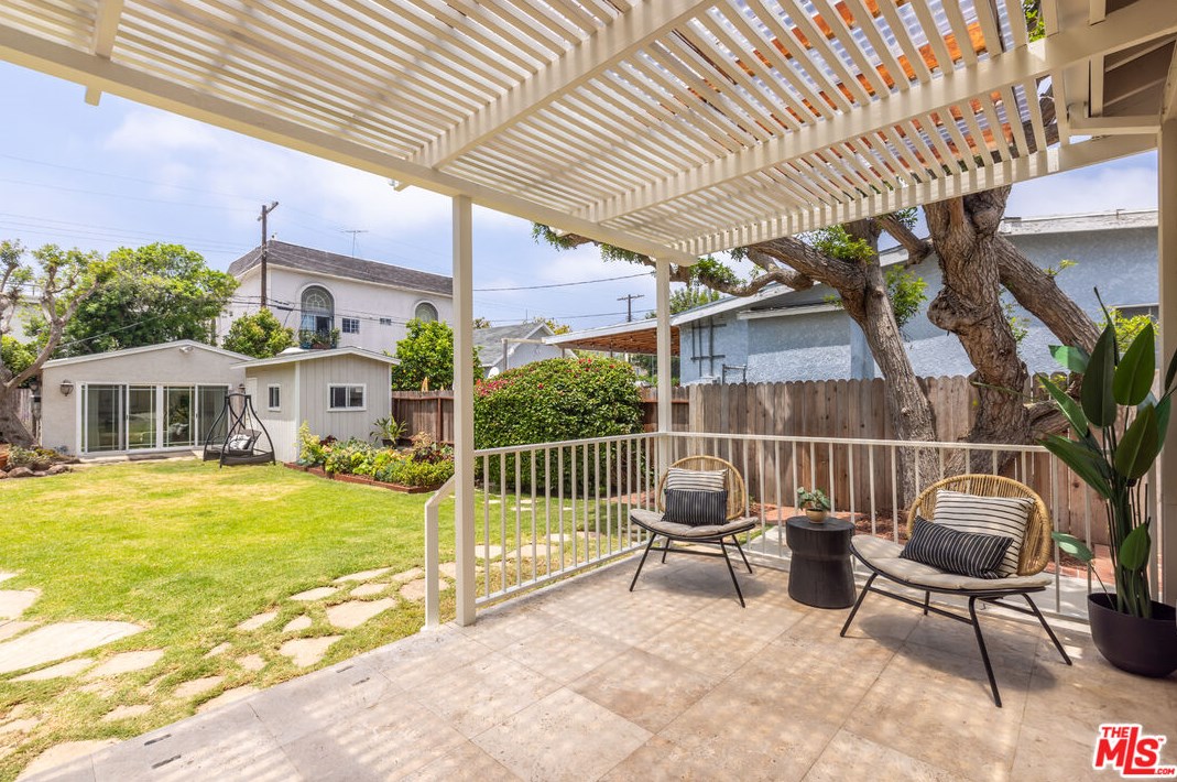 4071 Tivoli Ave, Los Angeles CA  90066-5103 exterior