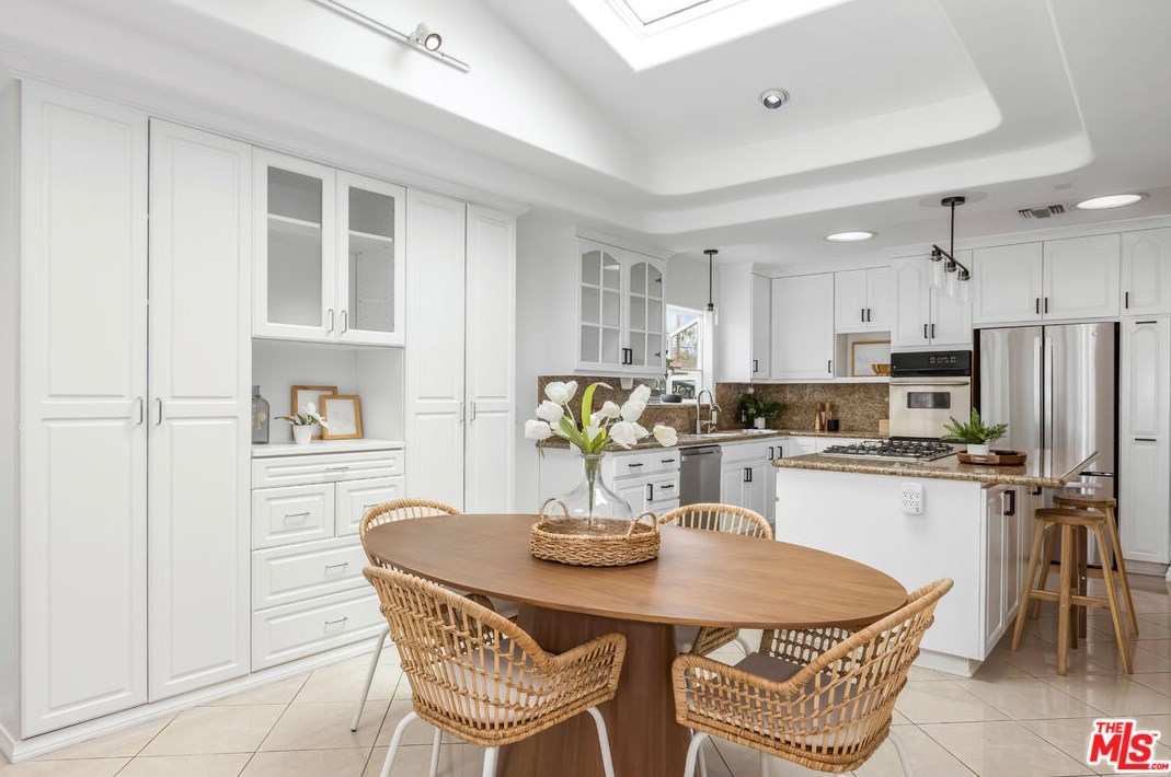 4071 Tivoli Ave, Los Angeles CA  90066-5103 exterior