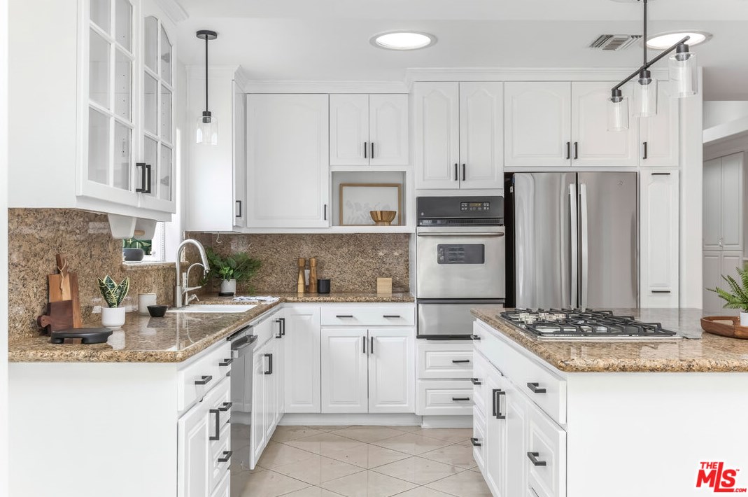 4071 Tivoli Ave, Los Angeles CA  90066-5103 exterior