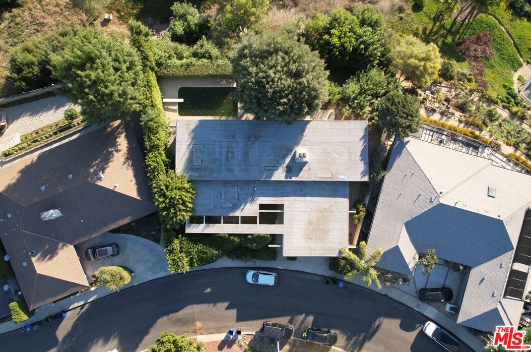 4138 Mantova Dr, Los Angeles CA  90008-1129 exterior