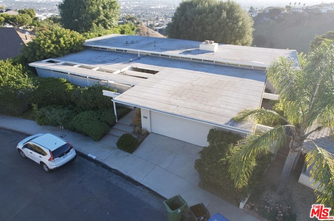 4138 Mantova Dr, Los Angeles CA  90008-1129 exterior