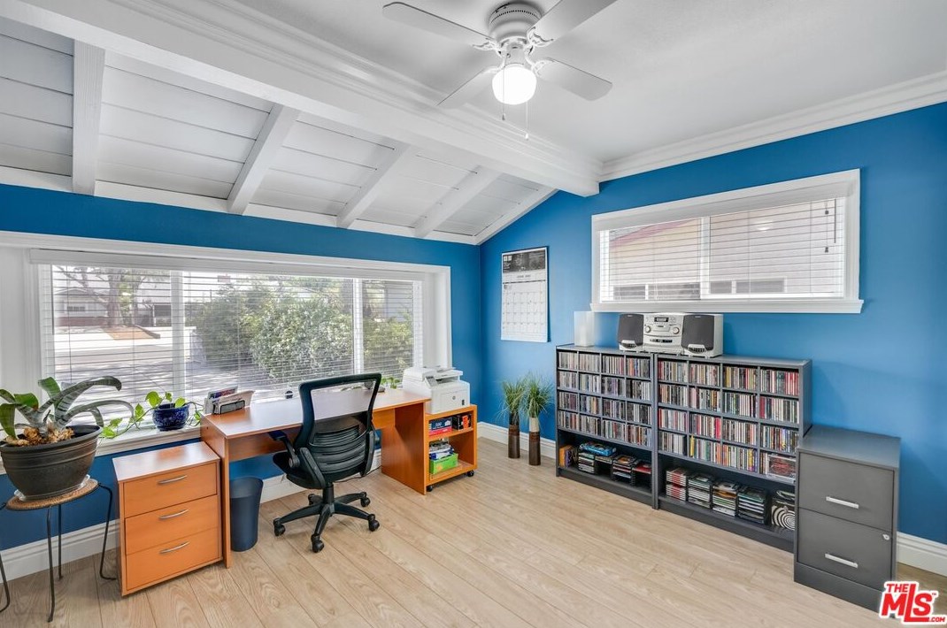 16810 Minnehaha St, San Fernando CA  91344-5920 exterior
