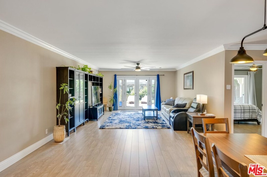 16810 Minnehaha St, San Fernando CA  91344-5920 exterior