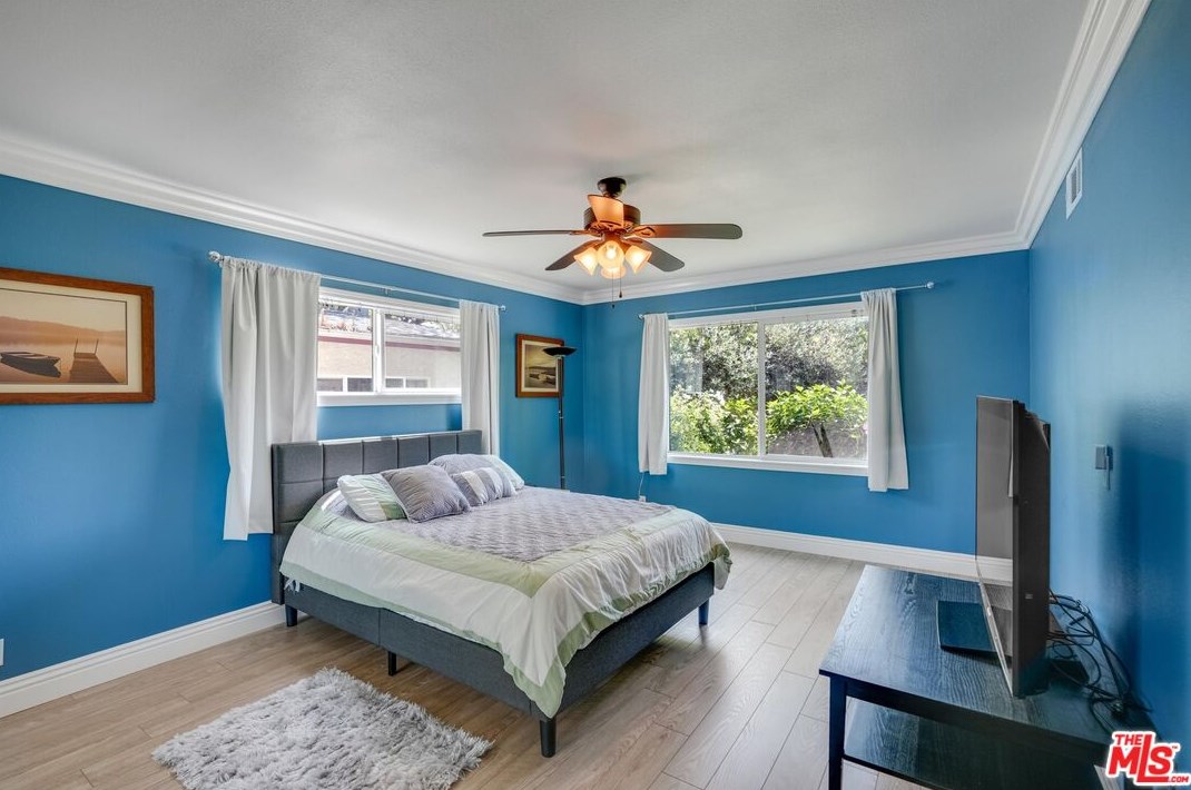 16810 Minnehaha St, San Fernando CA  91344-5920 exterior