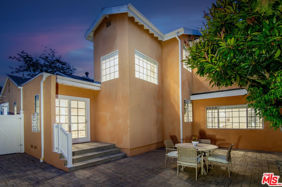 9410 Hargis St, Los Angeles CA  90034-1849 exterior