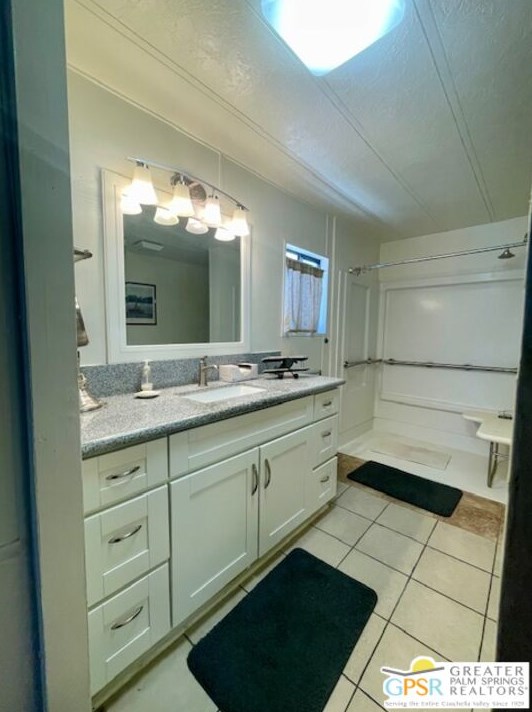 176 Zacharia Dr, Cathedral City CA  92234-6648 exterior