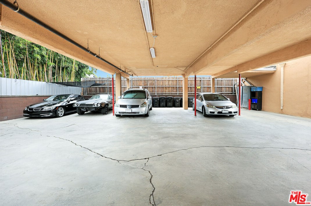 5439 Carlin St, Los Angeles CA  90016-3341 exterior