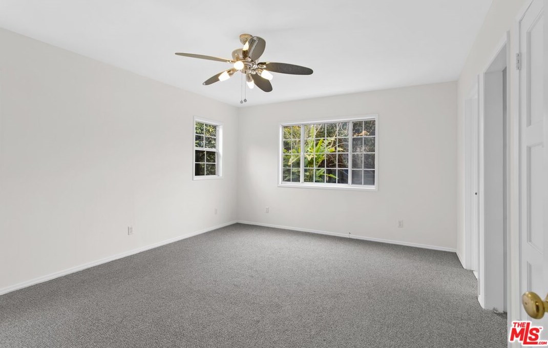 7619 Midfield Ave, Los Angeles CA  90045-3233 exterior