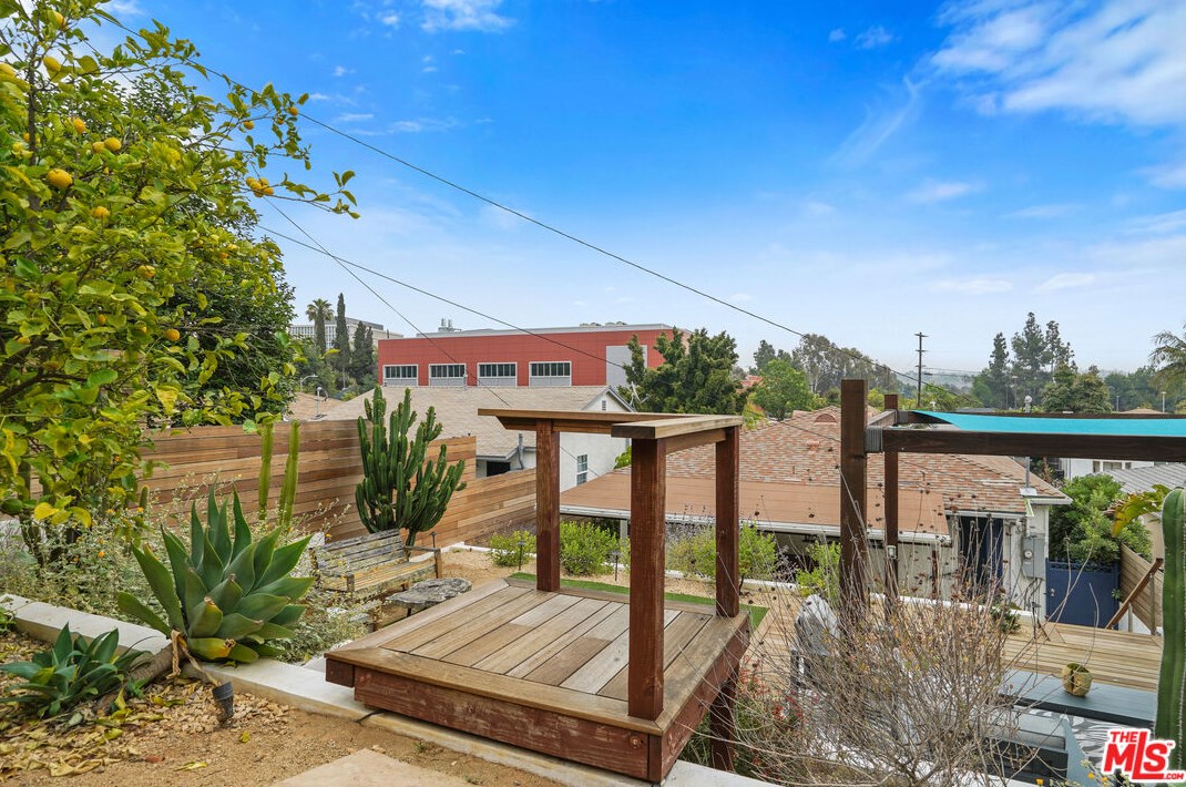 1909 Lansdowne Ave, Los Angeles CA  90032-4143 exterior