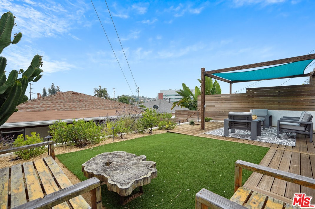 1909 Lansdowne Ave, Los Angeles CA  90032-4143 exterior