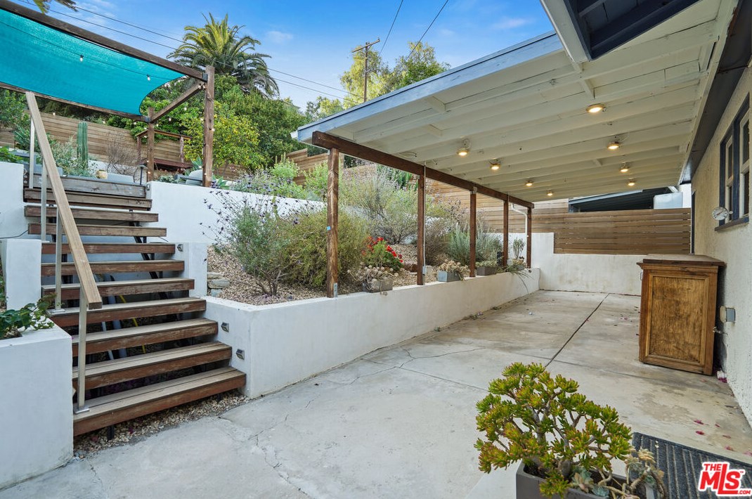 1909 Lansdowne Ave, Los Angeles CA  90032-4143 exterior