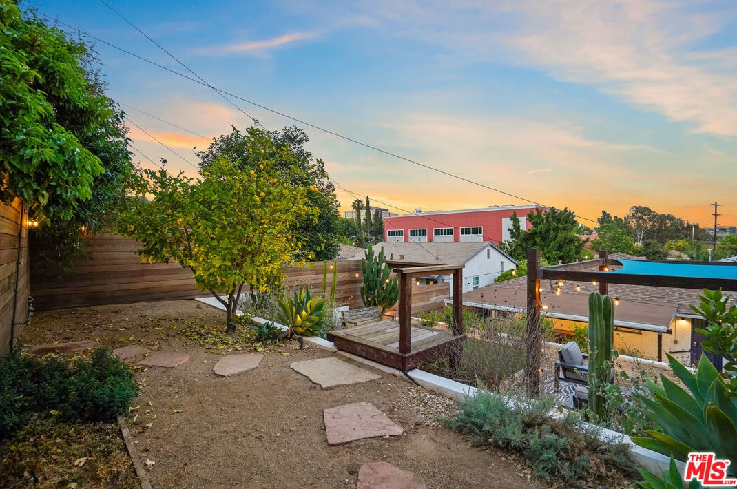 1909 Lansdowne Ave, Los Angeles CA  90032-4143 exterior
