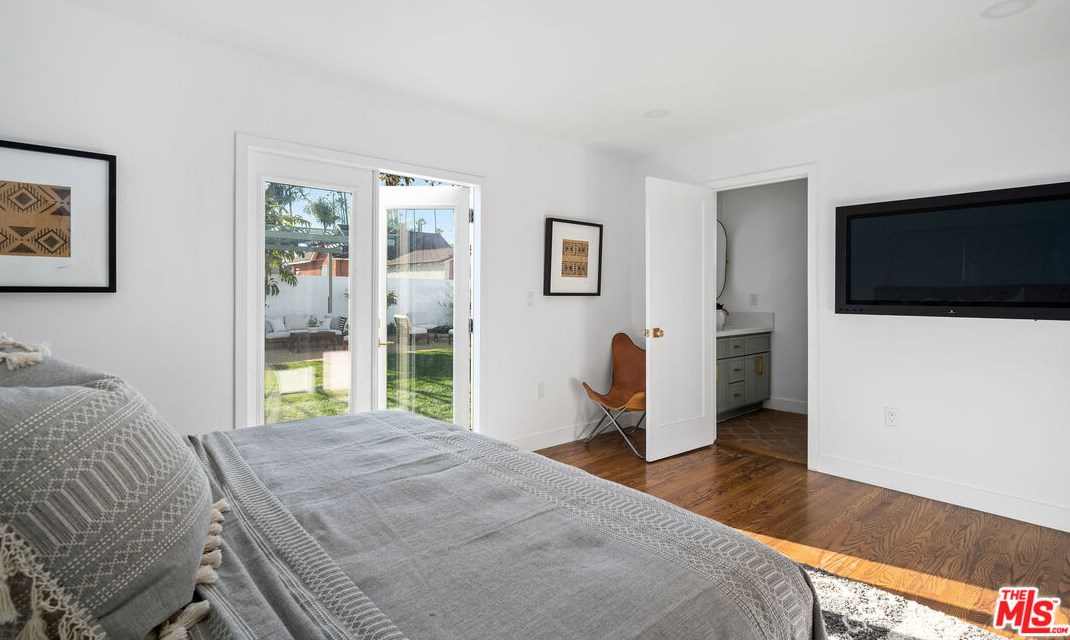 5715 Mullen Ave, Los Angeles CA  90043-2328 exterior