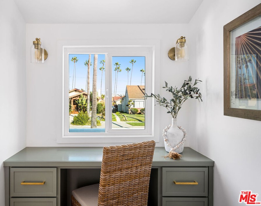 5715 Mullen Ave, Los Angeles CA  90043-2328 exterior