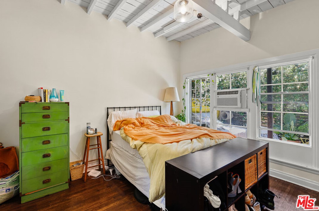 3043 Berkeley Ave, Los Angeles CA  90026-1627 exterior