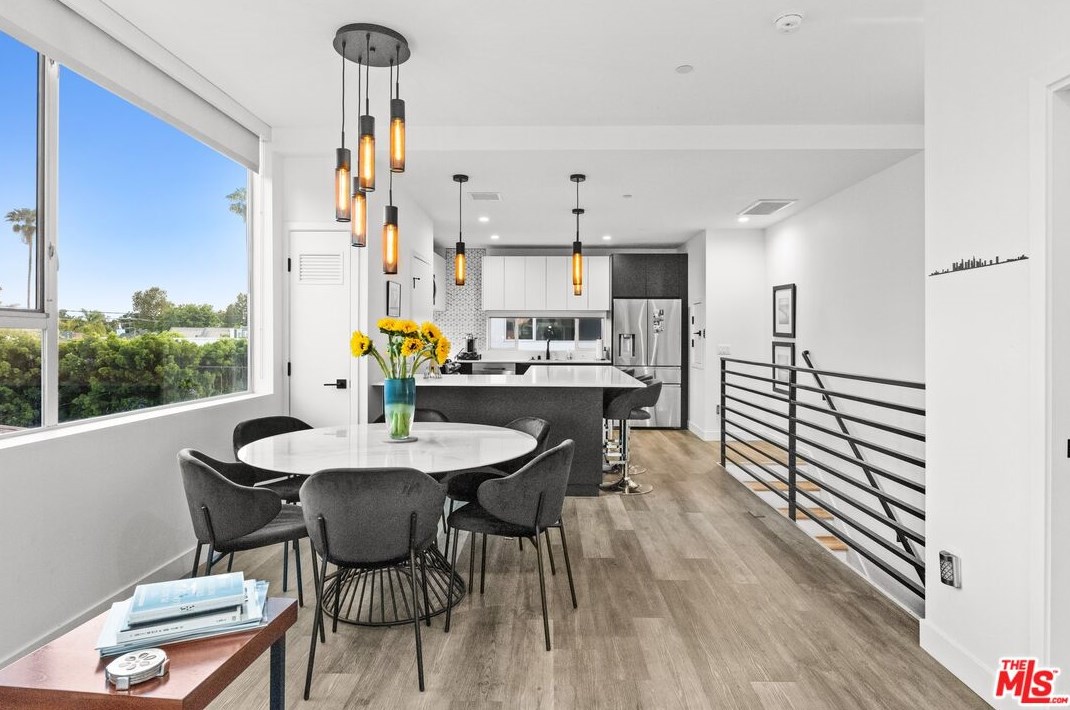 421 Wilton Pl, Los Angeles CA  90004-1620 exterior