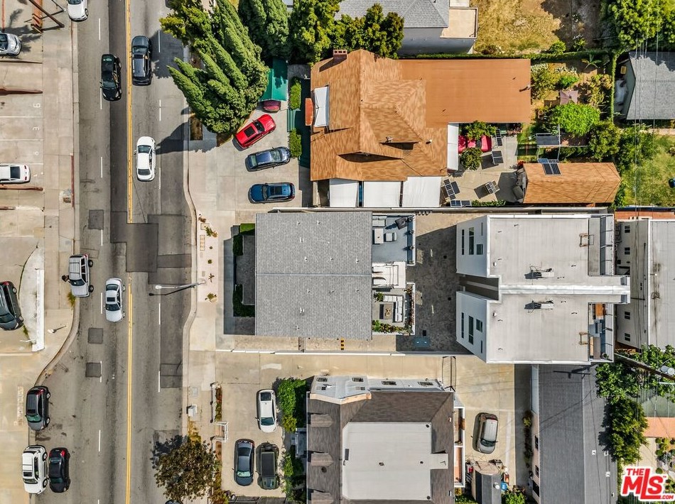 421 Wilton Pl, Los Angeles CA  90004-1620 exterior