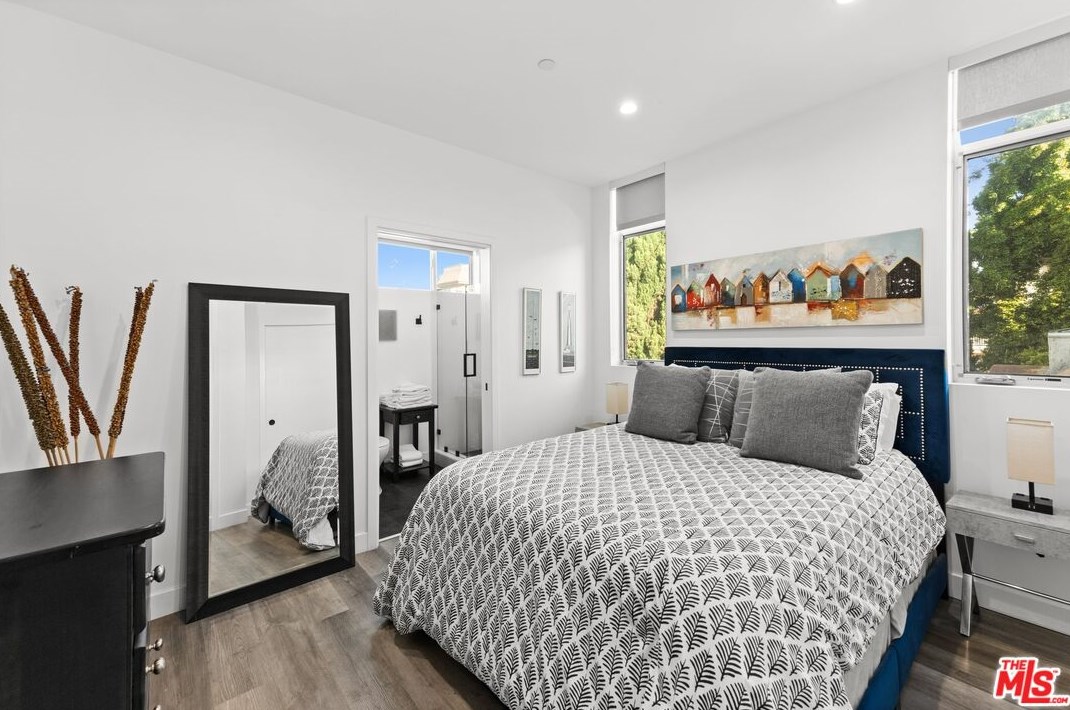 421 Wilton Pl, Los Angeles CA  90004-1620 exterior