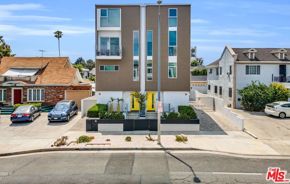 421 Wilton Pl, Los Angeles CA  90004-1620 exterior