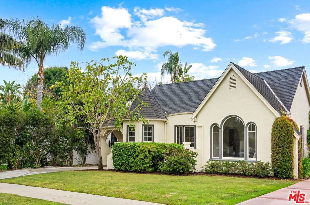 2315 Manning Ave, Los Angeles CA  90064-2207 exterior
