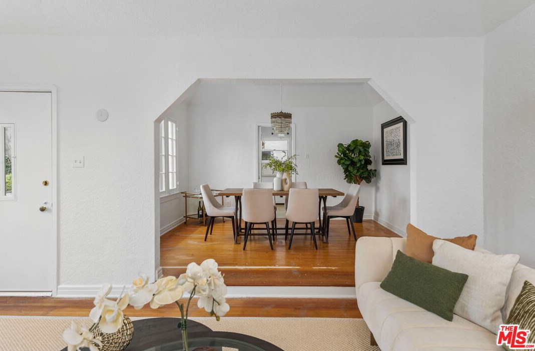2315 Manning Ave, Los Angeles CA  90064-2207 exterior