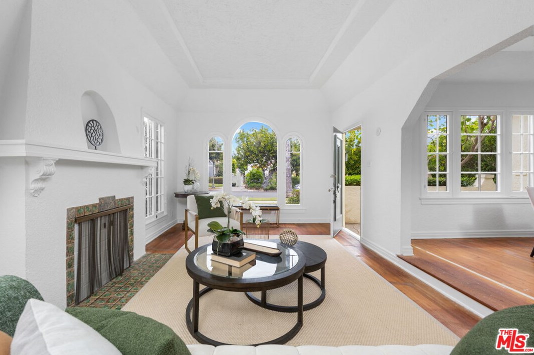 2315 Manning Ave, Los Angeles CA  90064-2207 exterior