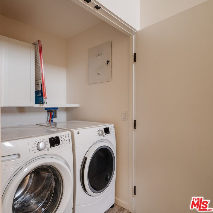 1824 Redondo Blvd, Los Angeles CA  90019-5364 exterior