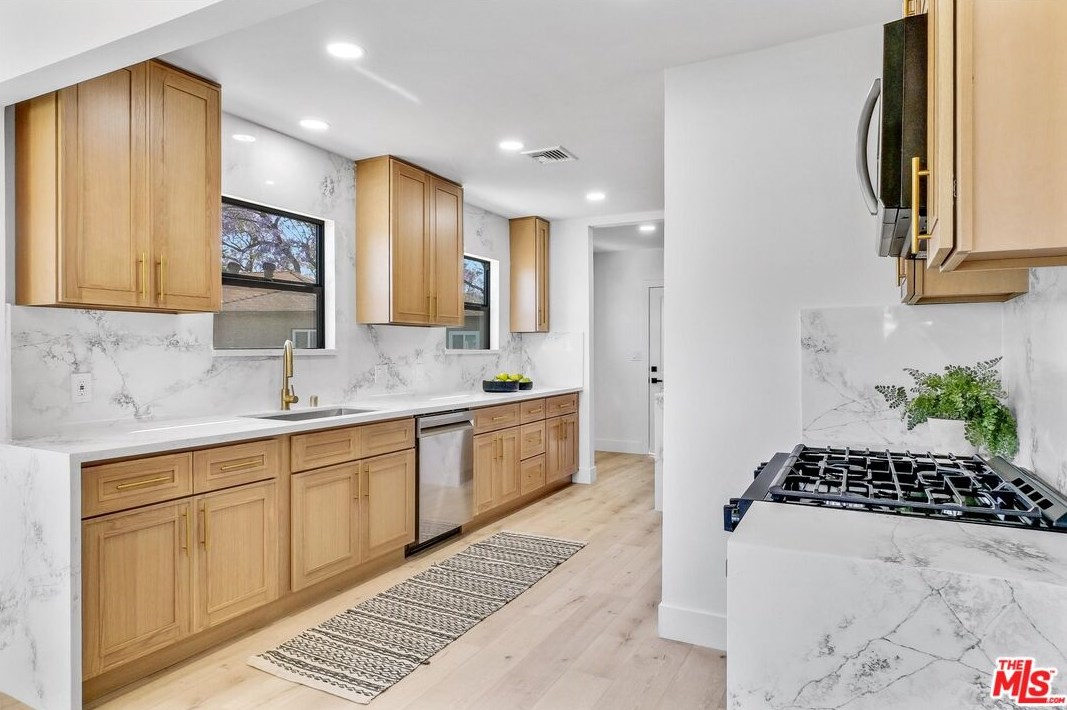 9161 Hornby Ave, Whittier CA  90603-1850 exterior