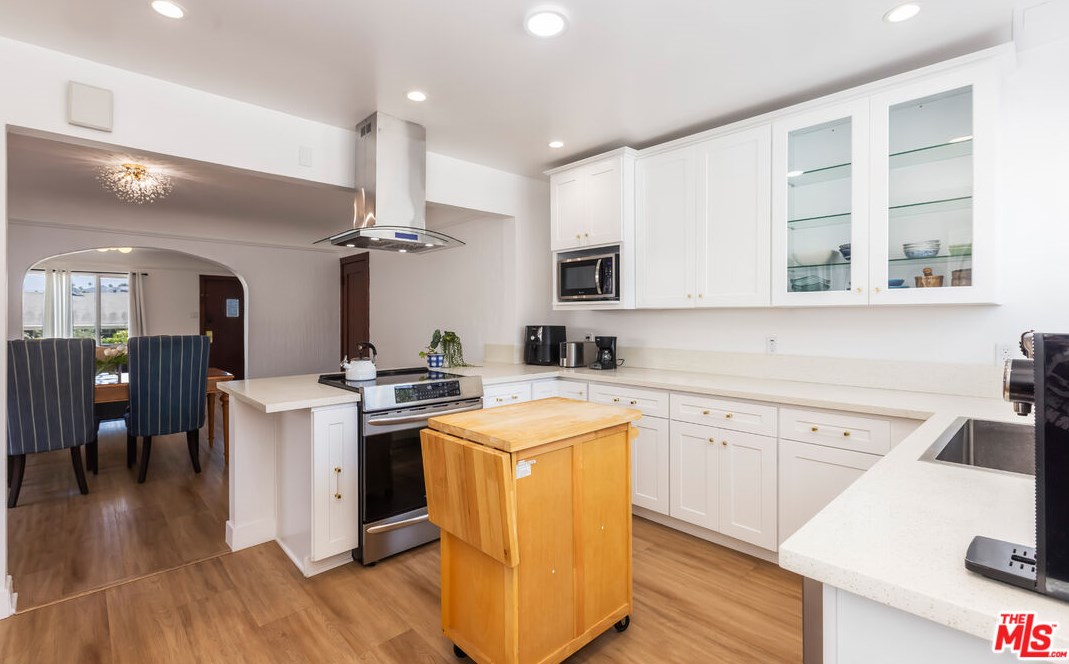 1365 Keniston Ave, Los Angeles CA  90043-3711 exterior