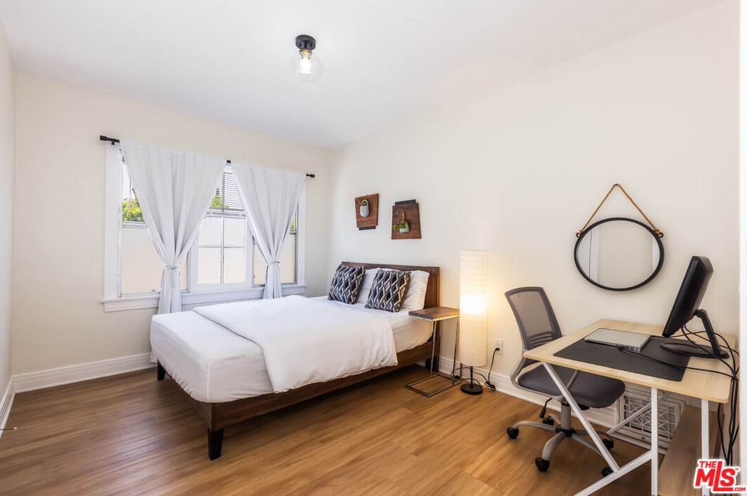 1365 Keniston Ave, Los Angeles CA  90043-3711 exterior