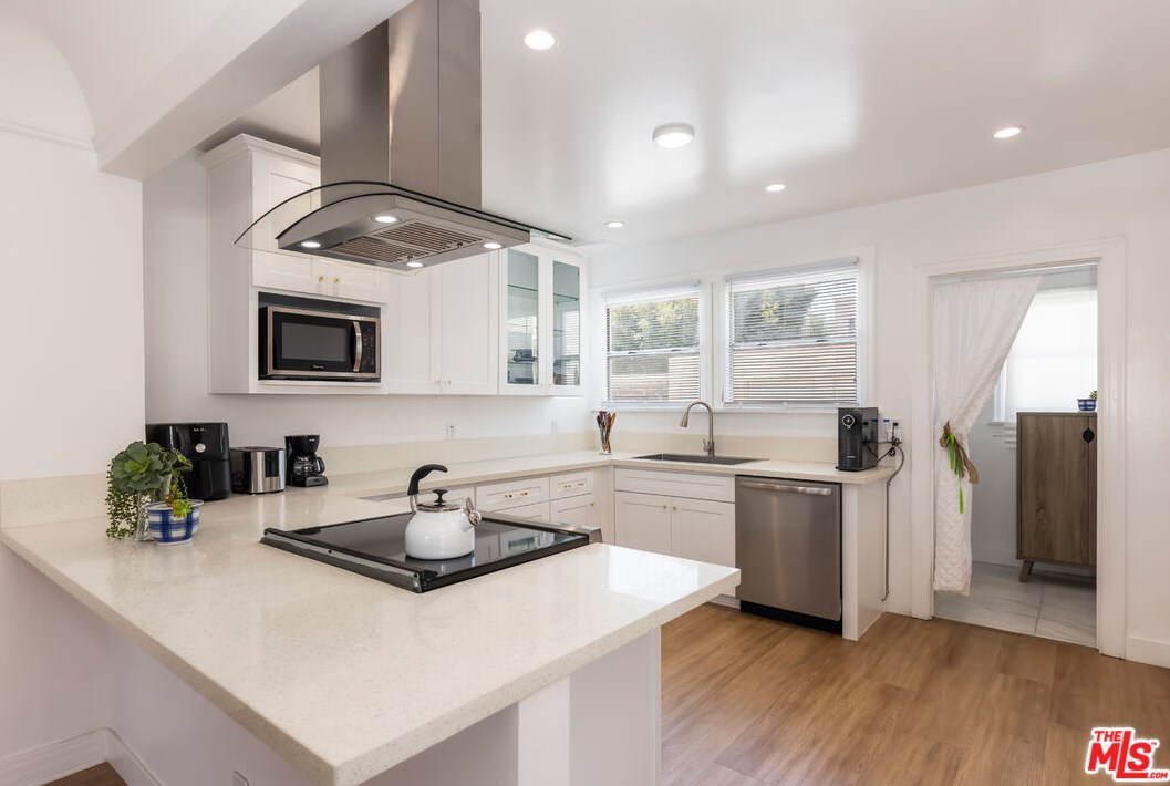 1365 Keniston Ave, Los Angeles CA  90043-3711 exterior
