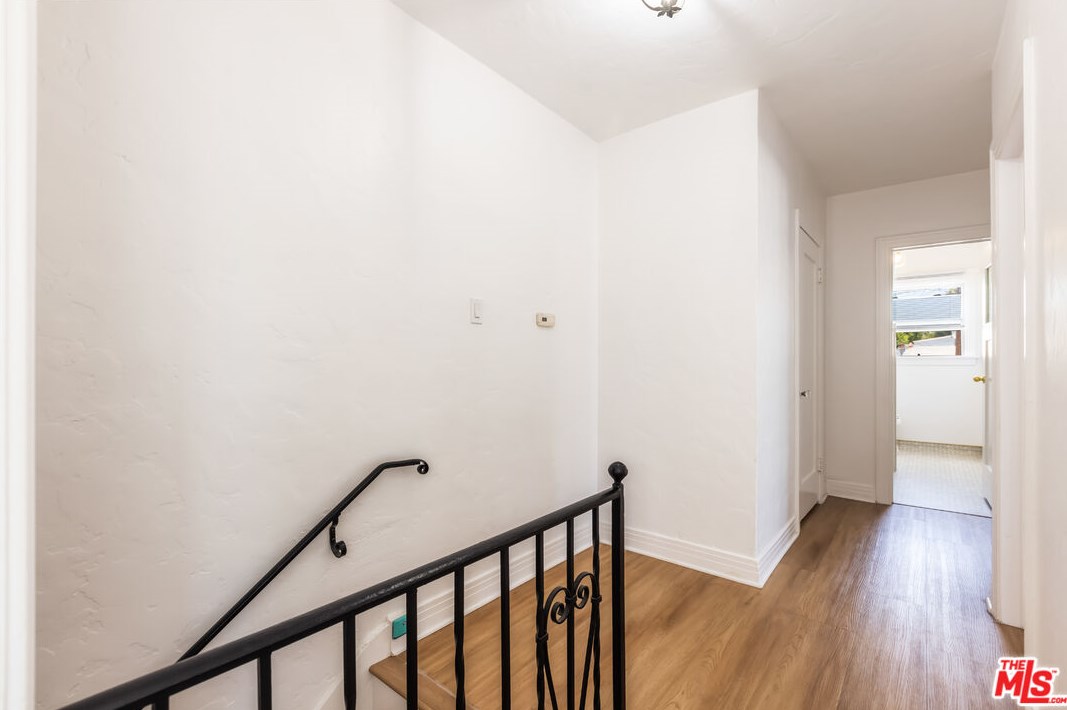 1365 Keniston Ave, Los Angeles CA  90043-3711 exterior