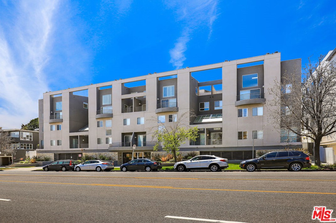1617 Beverly Glen Blvd, Los Angeles CA  90077-2707 exterior